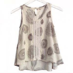 Tucker + Tate | Lace Panel High Low Tank